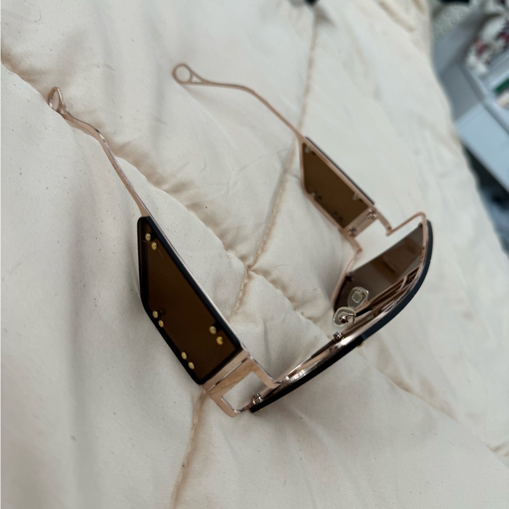 Sunglasses - Picture 2 of 4